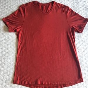 Men’s Large Lululemon 5-Year V T-Shirt